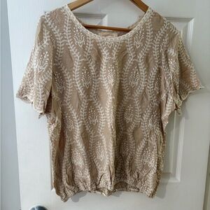 Solitaire Anthro embroidered scalloped sleeve elastic hem top size XL beige